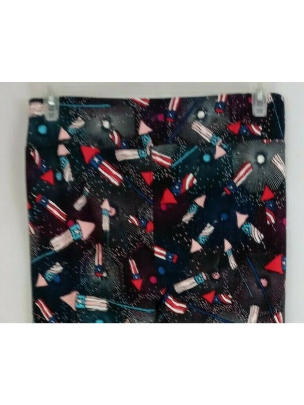 New LuLaRoe Tall & Curvy Leggings Black With Fireworks & Bottle Rockets Design